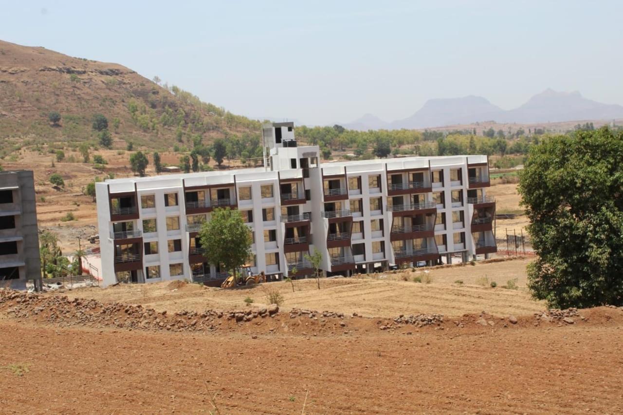 Strawberry Hills Saputara Ξενοδοχείο Εξωτερικό φωτογραφία